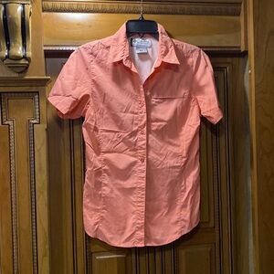 Columbia Salmon Colored Titanium Sports Shirt Size Small